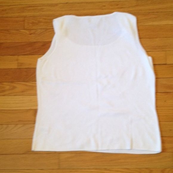 🎈3/$12 🎉HP🎉White silver sleeveless sweater! - Picture 2 of 4